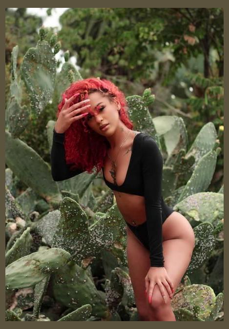 Ahna Mac photo 1