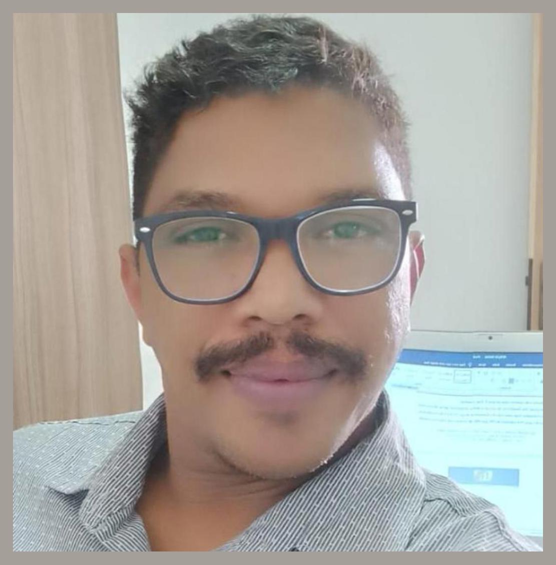 Alê Santyago photo 1