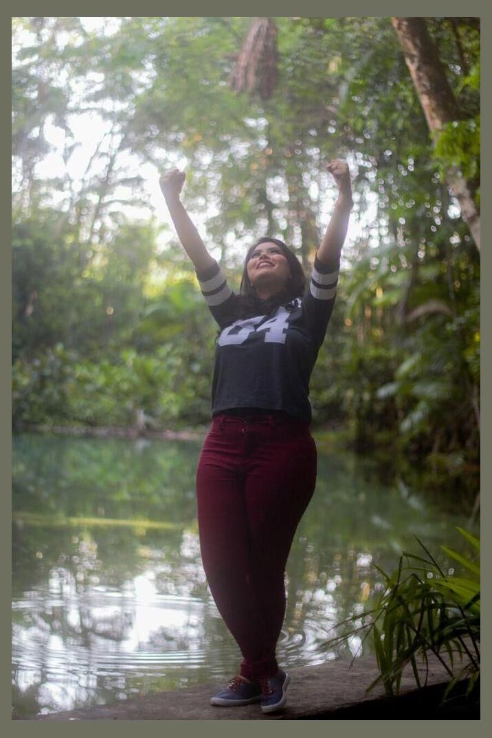 Aline Fernandes photo 1