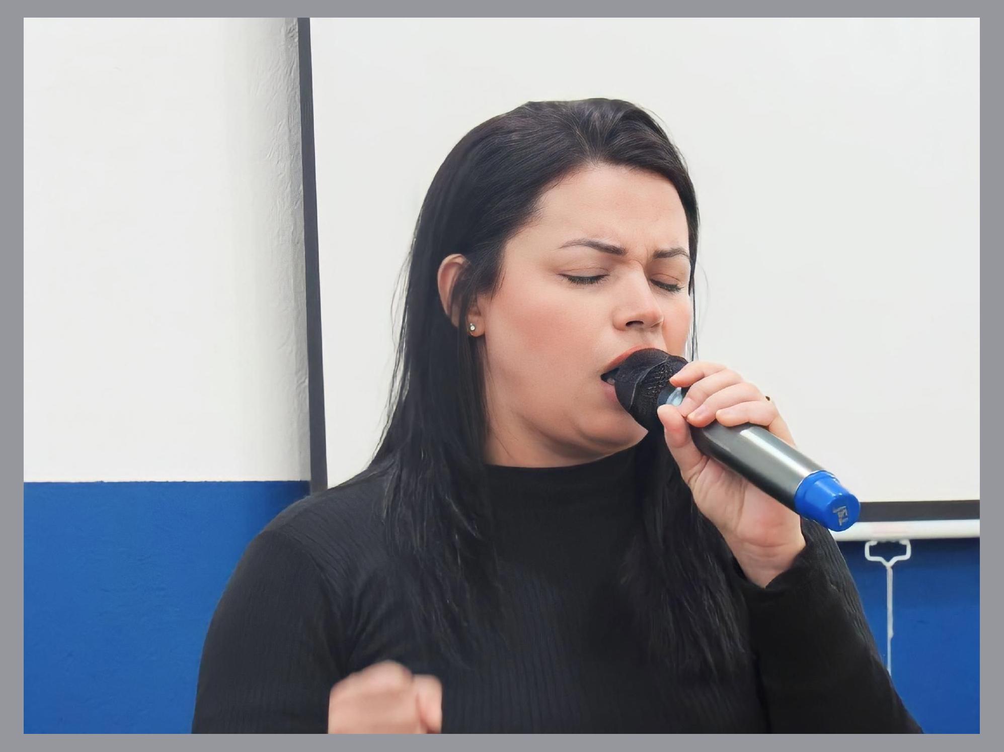 Aline Marques photo 1