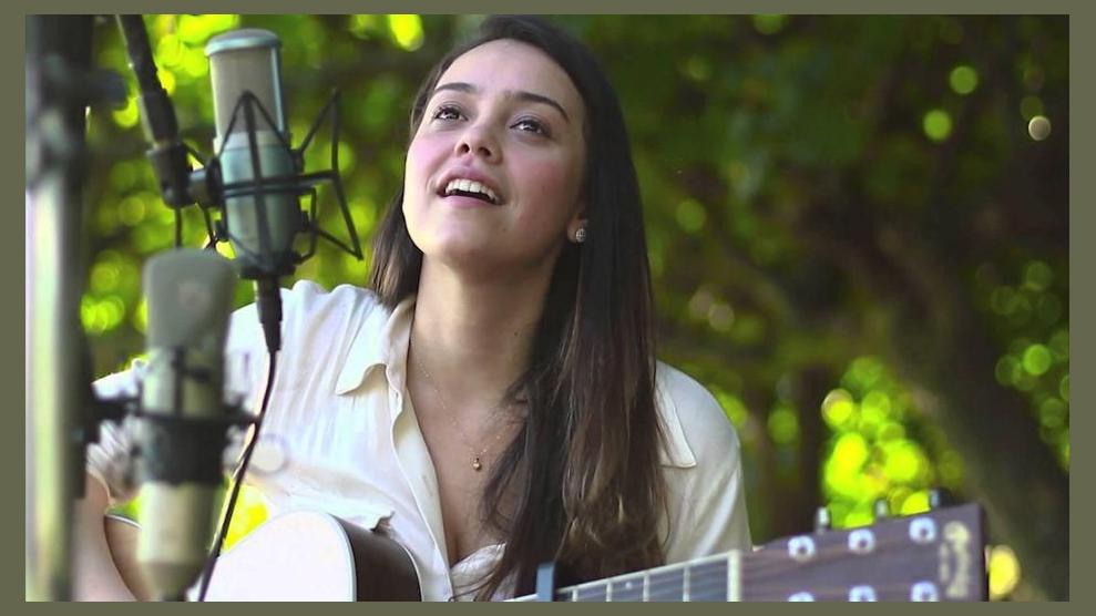 Amanda Rodrigues photo 1