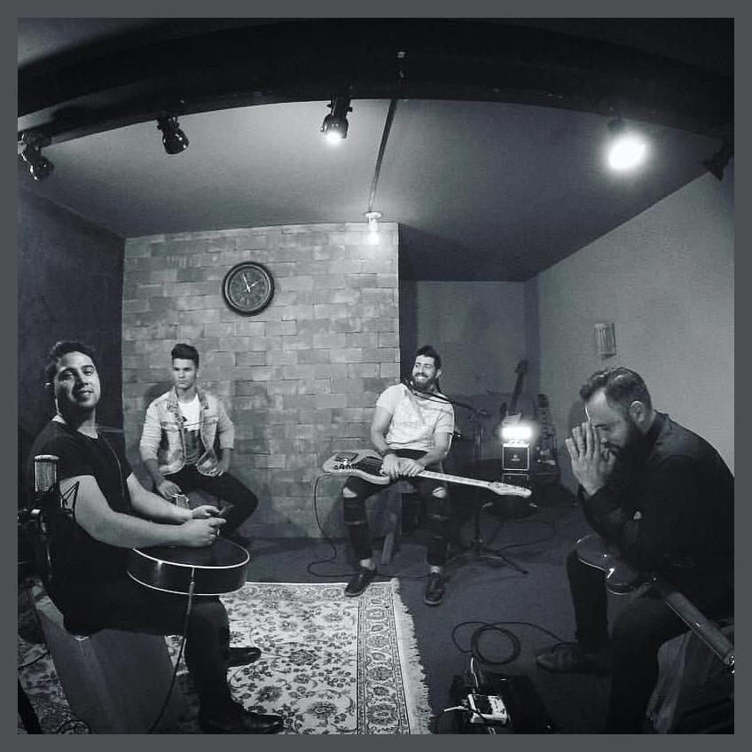 Banda 4 seres photo 1
