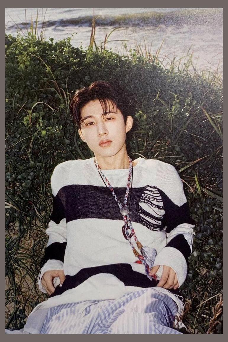 B.I photo 1