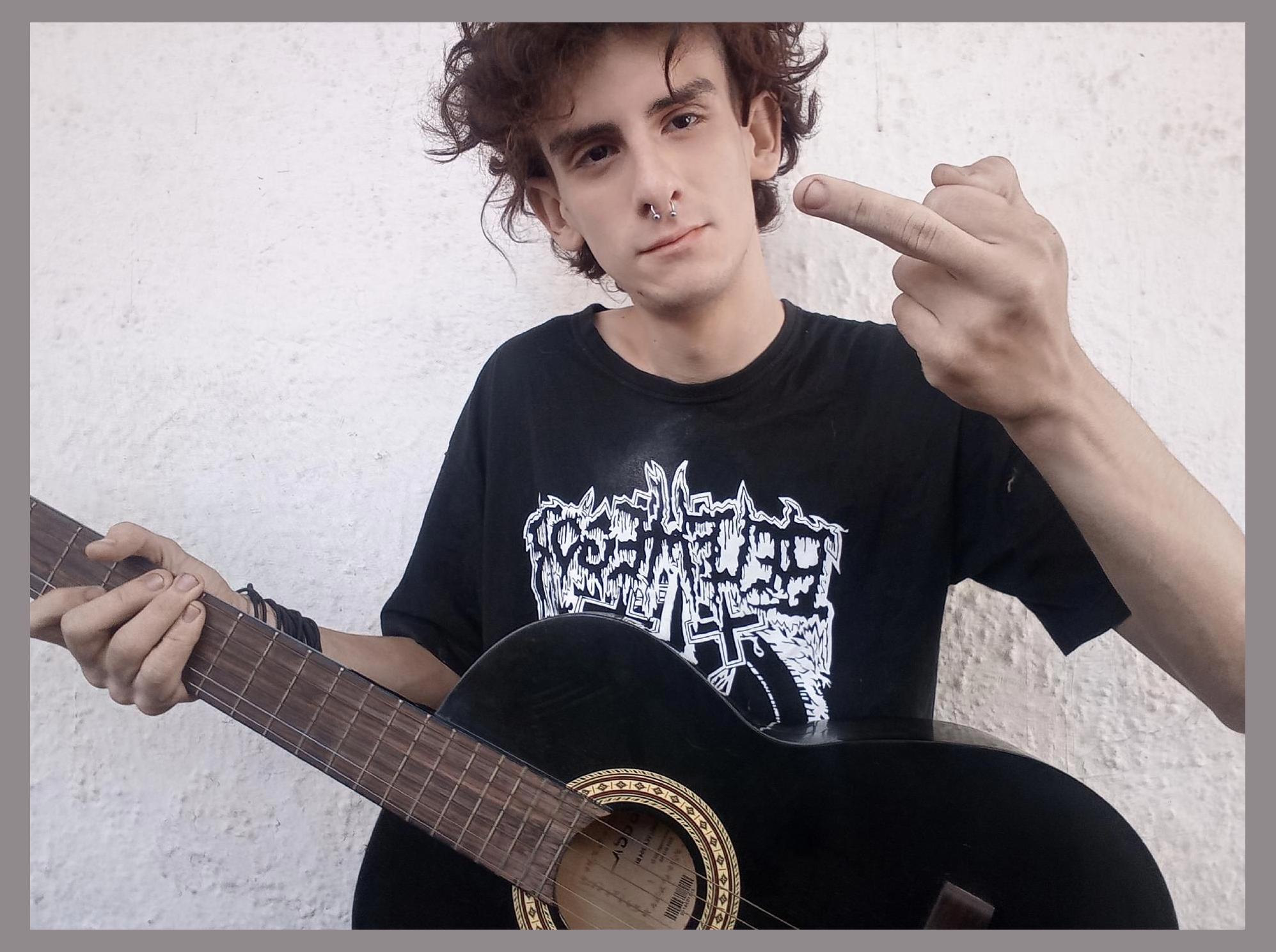 Caiubi Oliveira photo 1