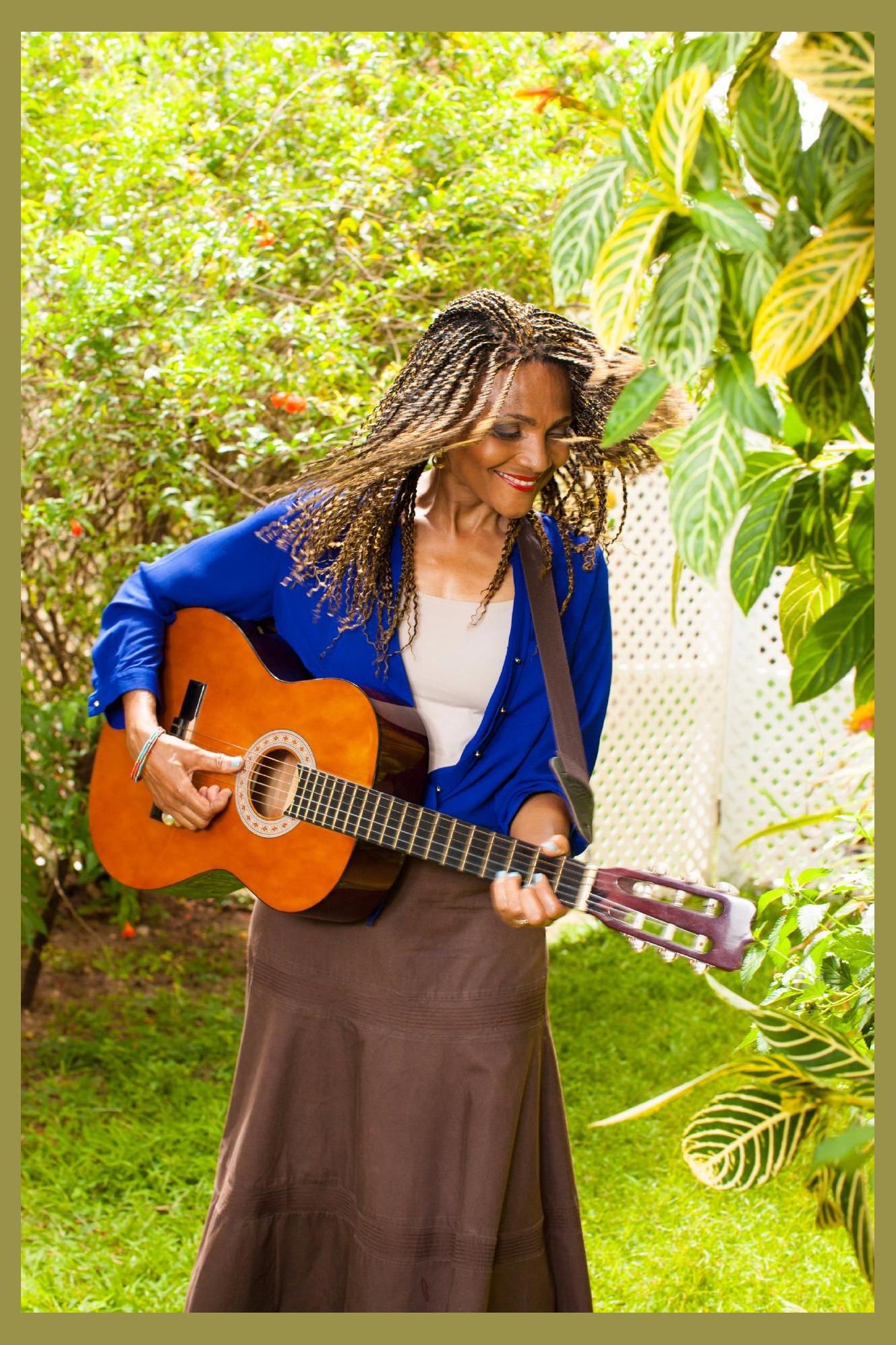 Carlene Davis photo 1