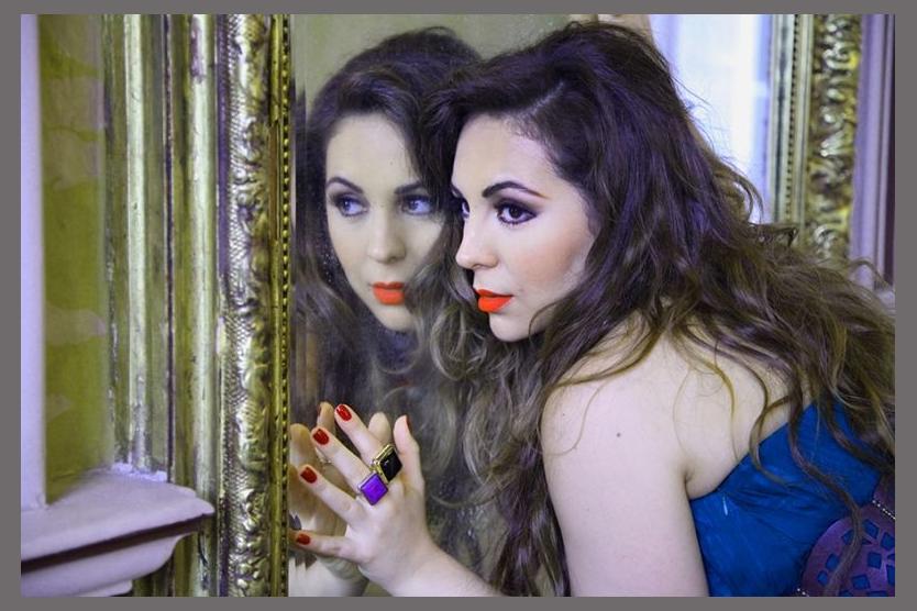Carmen Monarcha photo 1