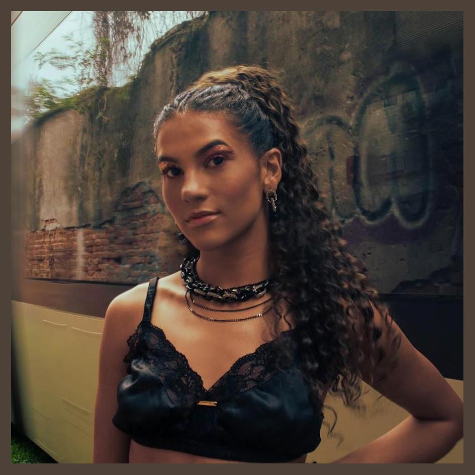 Carolina Andrade photo 1