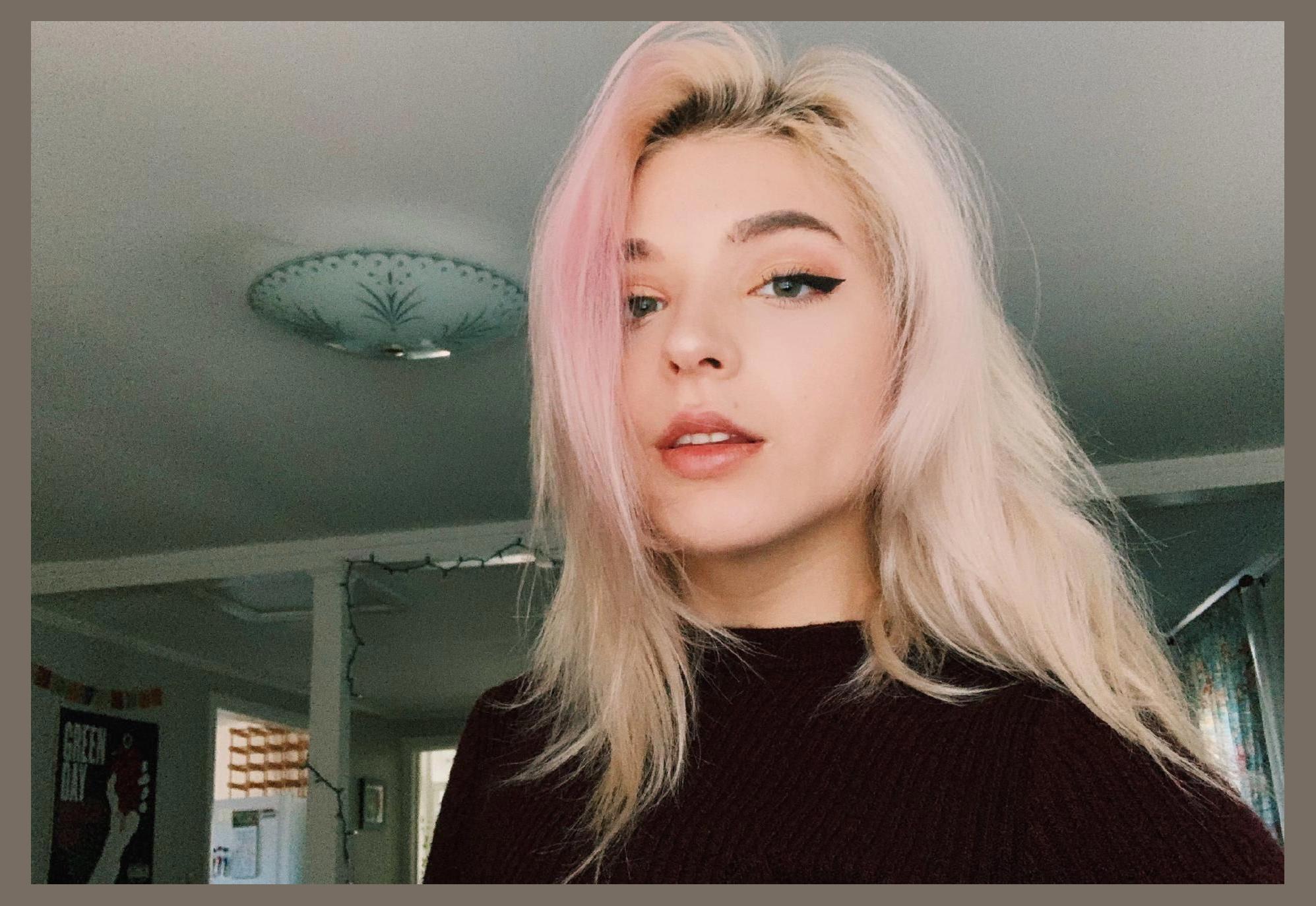 Caroline Dare photo 1