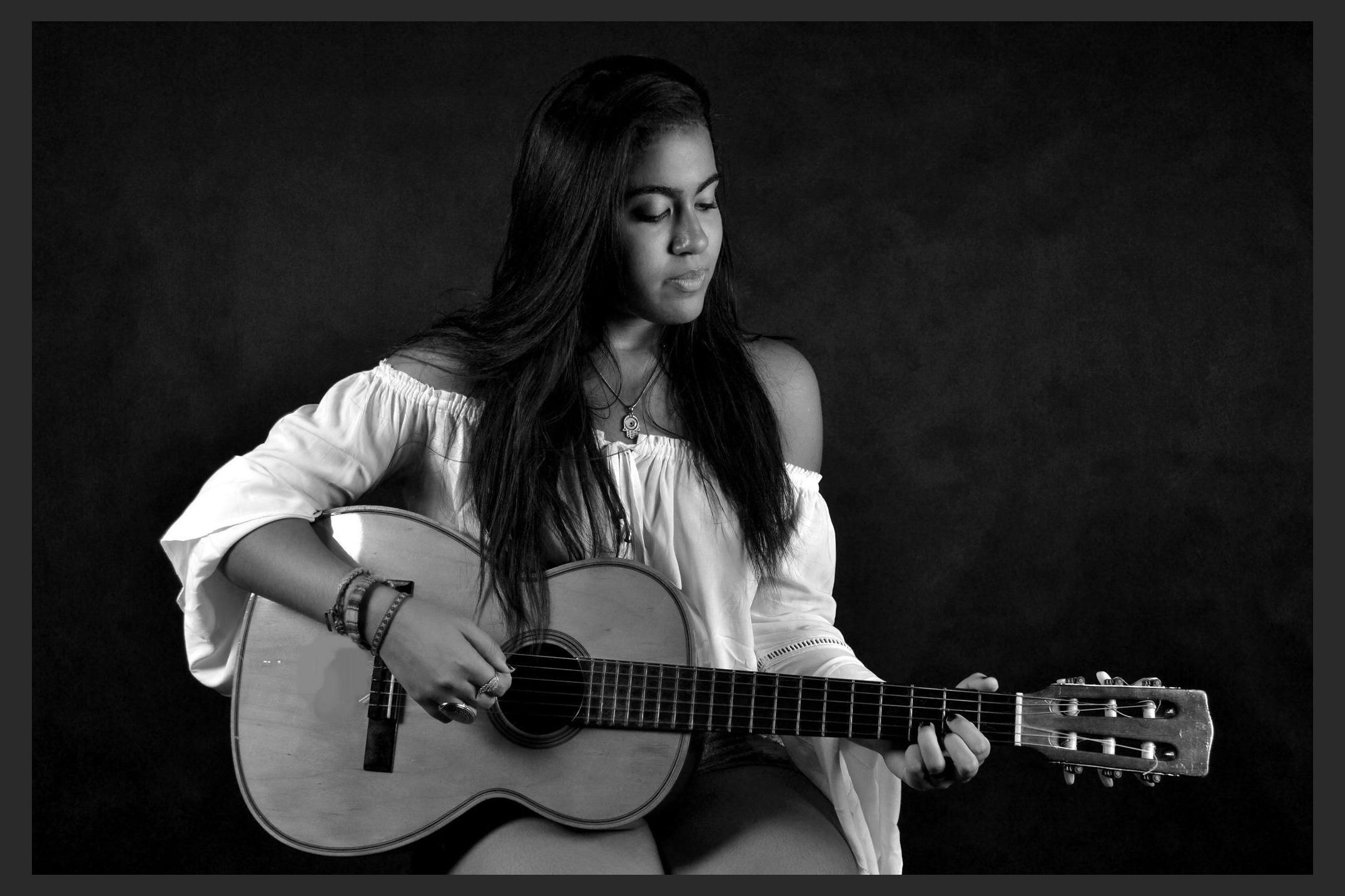 Caroline Alves photo 1