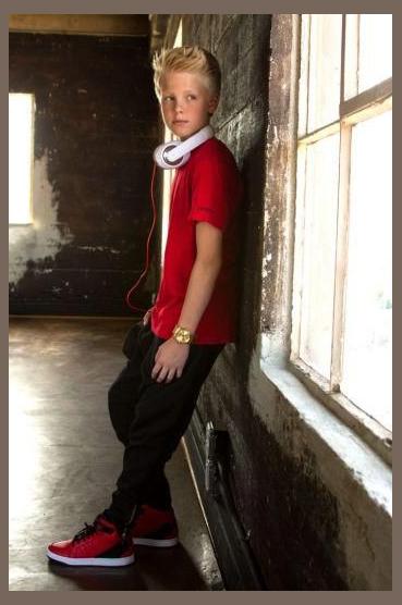 Carson Lueders photo 1