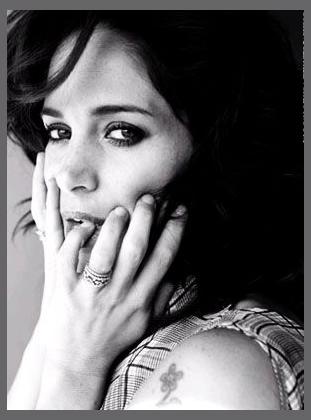 Chantal Kreviazuk photo 1