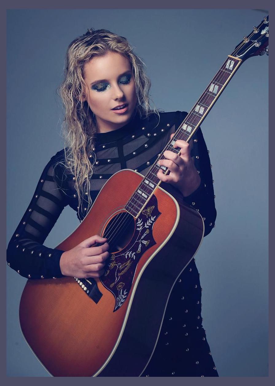Chloe Adams photo 1