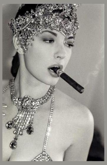 Chrysta Bell photo 1