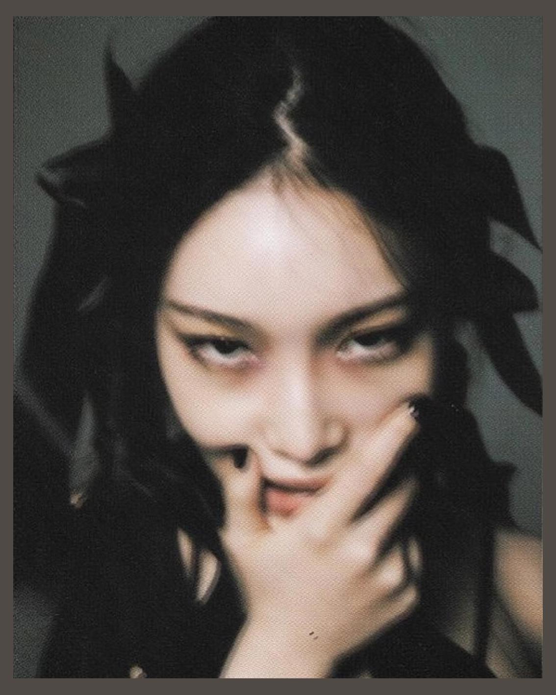 CHUNG HA photo 1