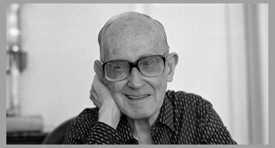 Carlos Drummond de Andrade photo 1