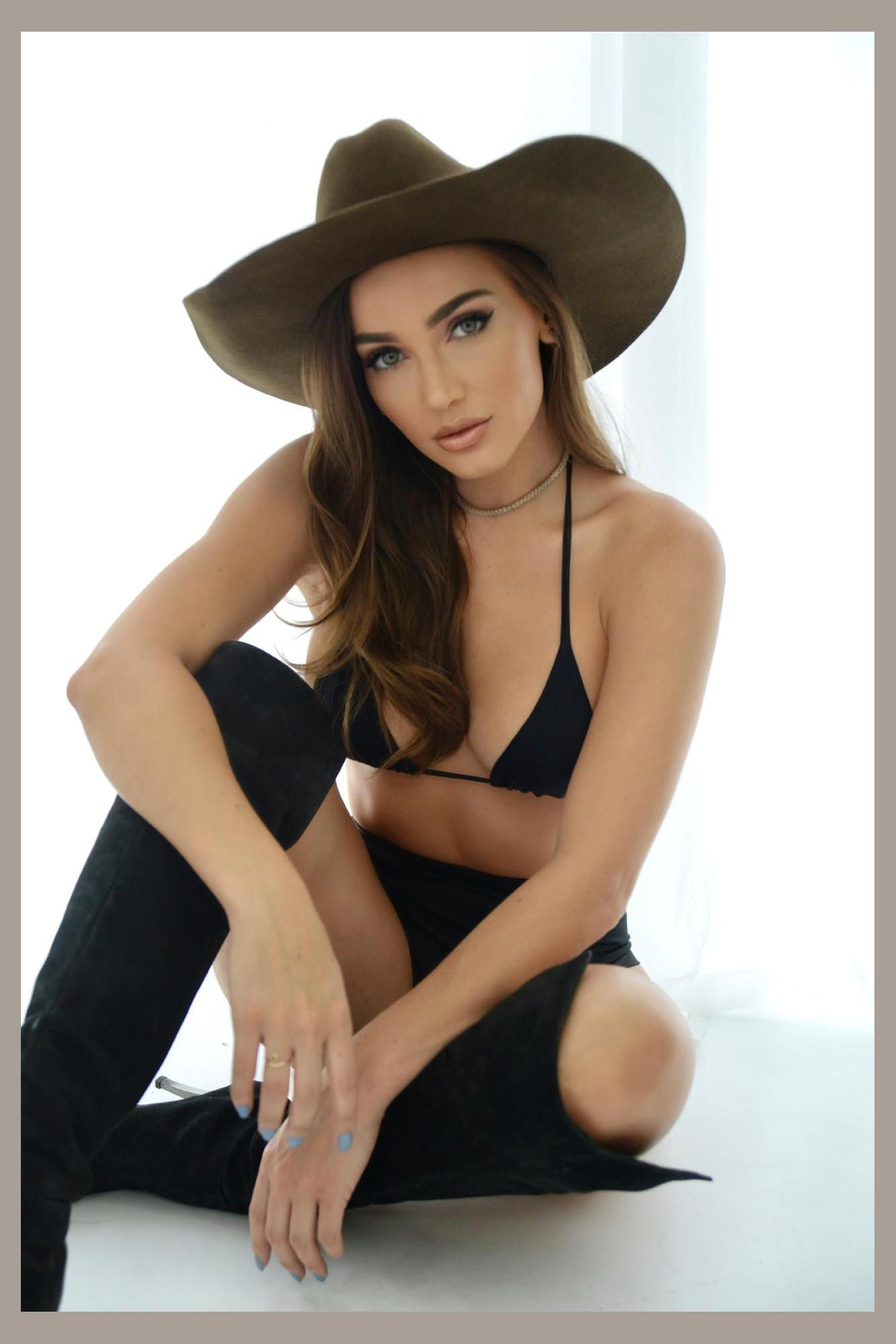 DANI K photo 1