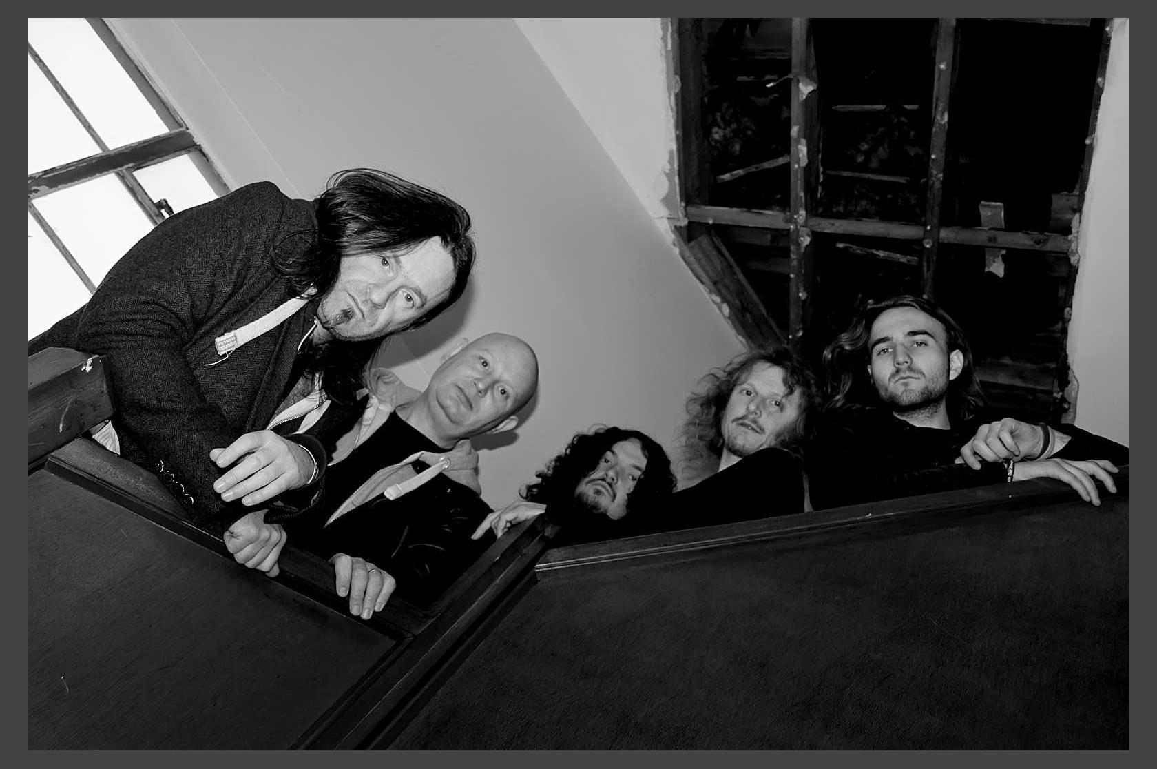 DeeExpus photo 1