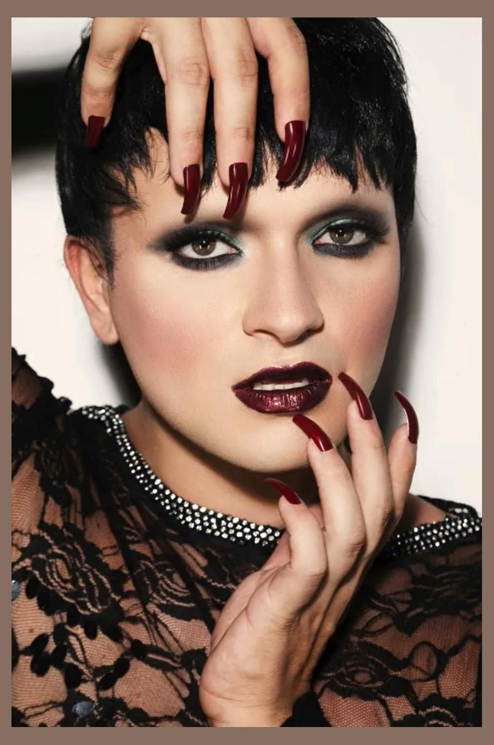 Deena Love photo 1