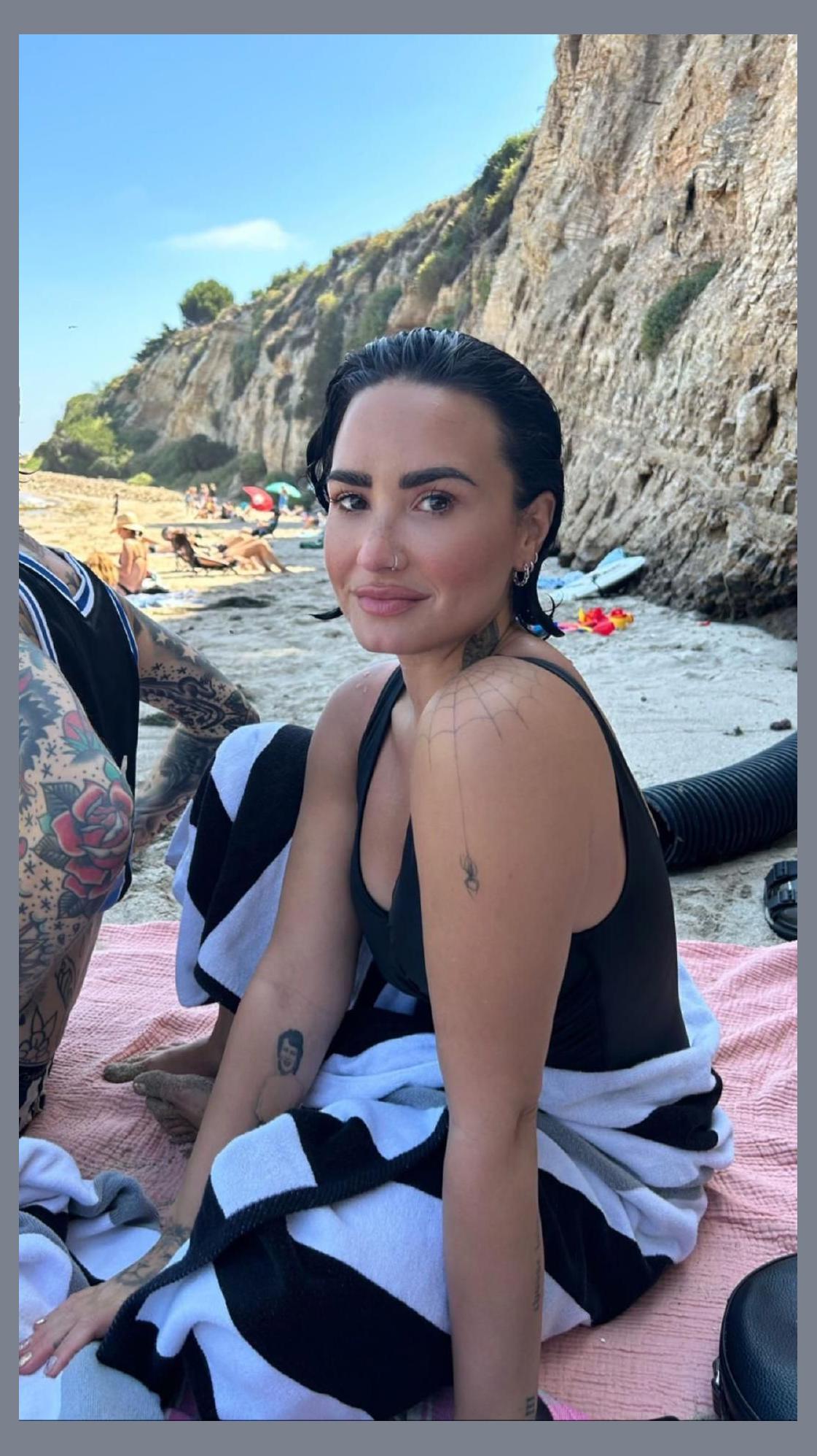 Demi Lovato photo 1