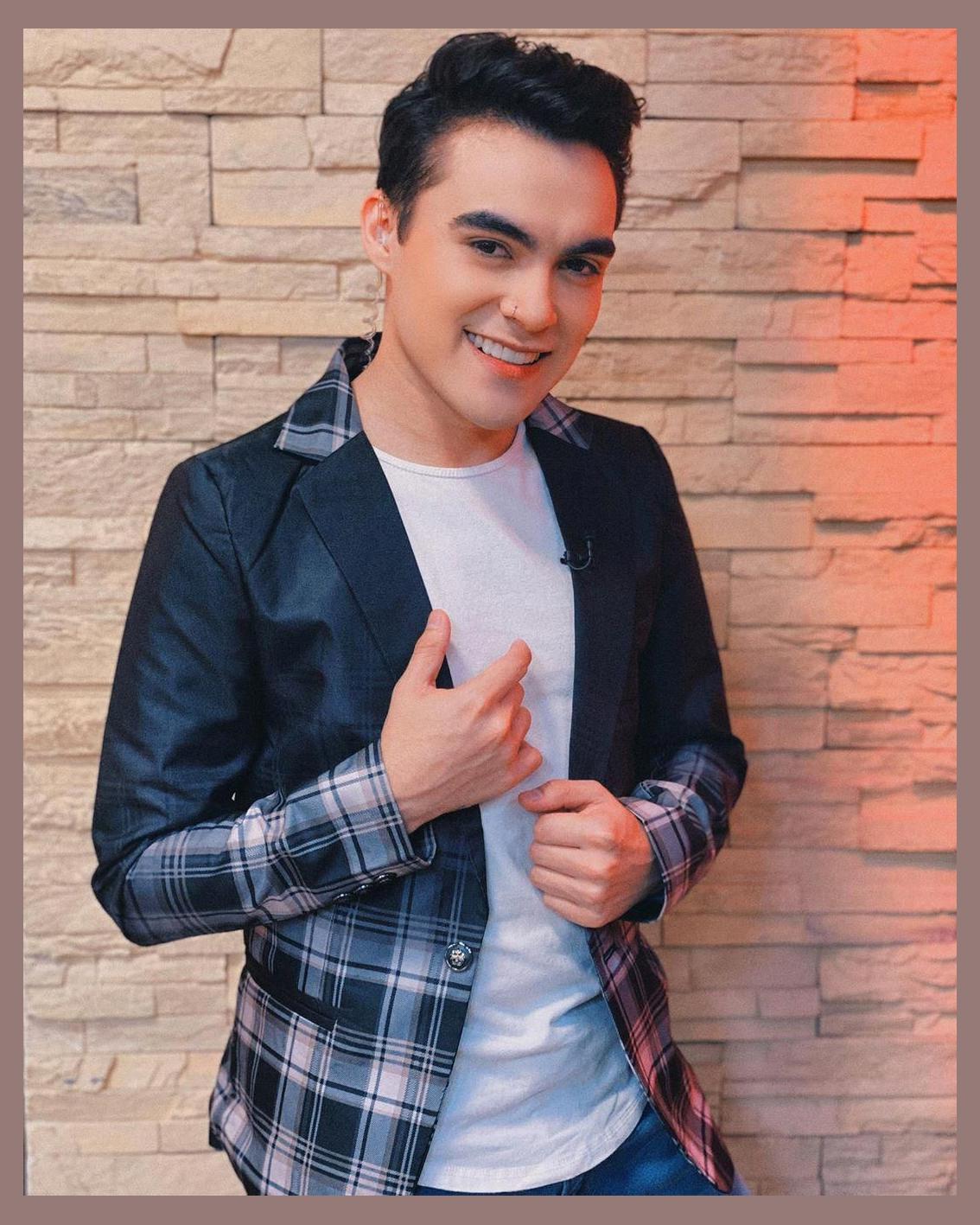 Dennis Arana photo 1