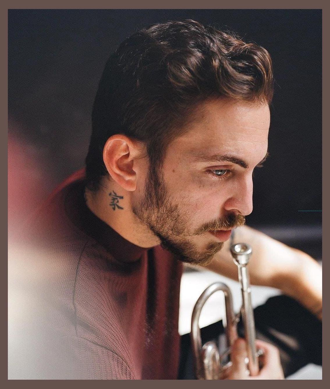 Dennis Lloyd photo 1