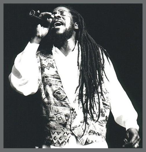 Dennis Brown photo 1
