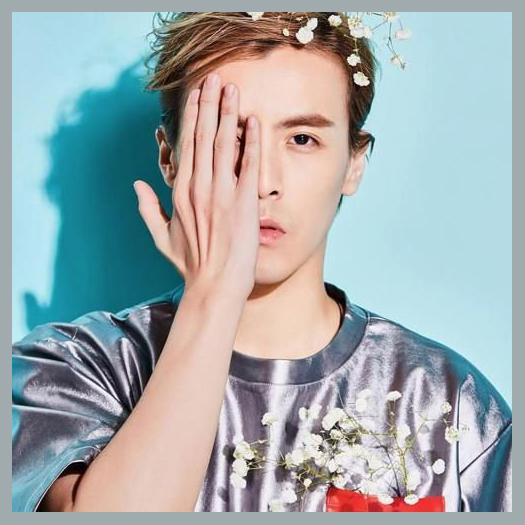 Derrick Hoh photo 1