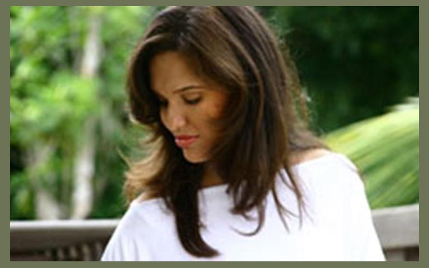 Elaine Castro photo 1