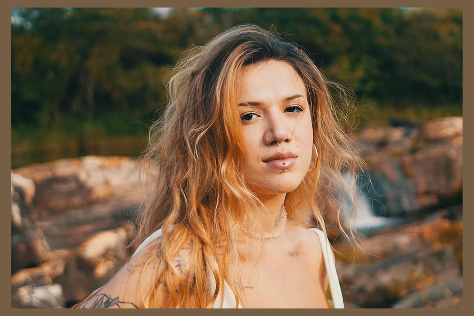 Elana Dara photo 1