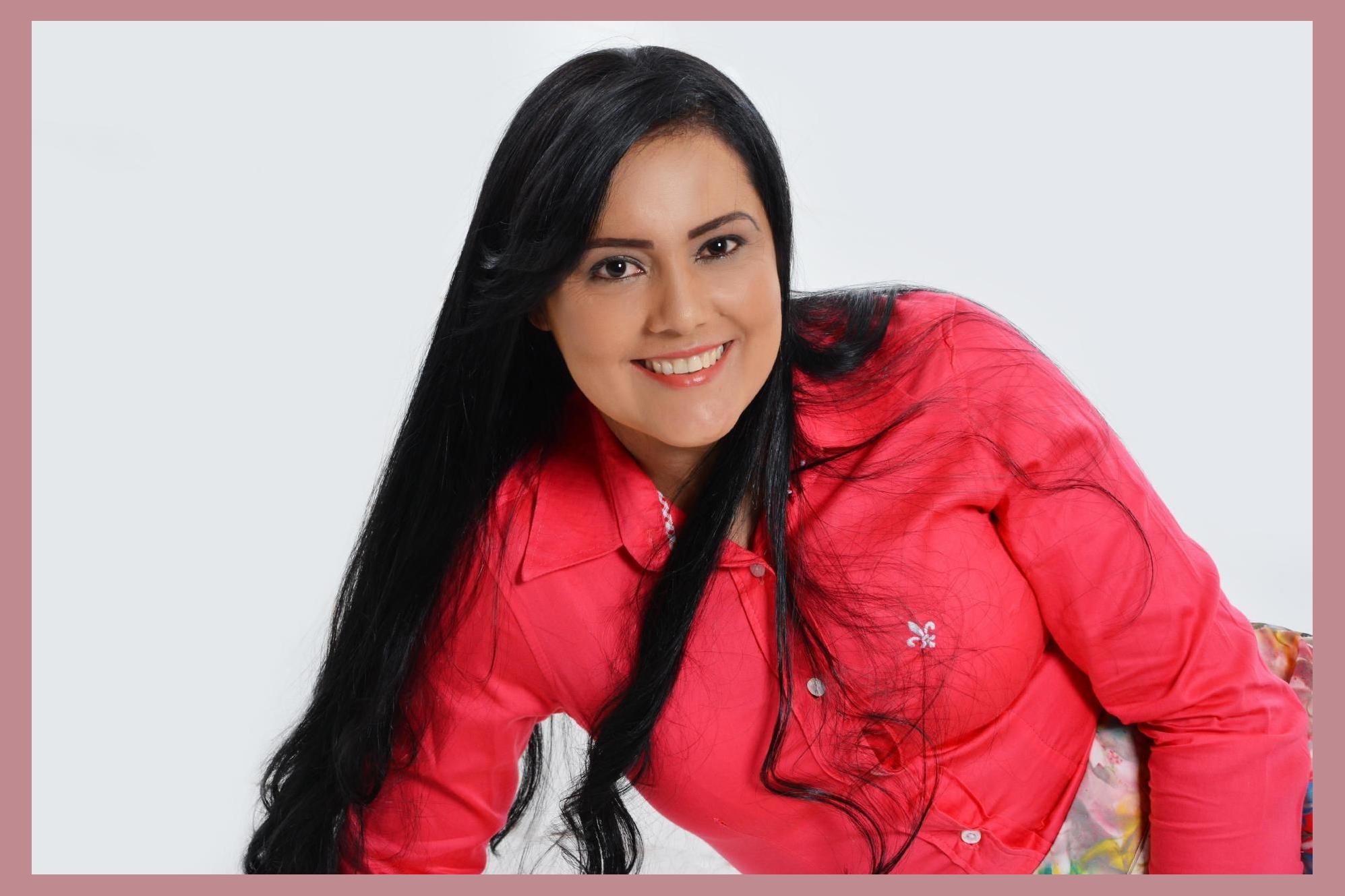 Eliene Paula photo 1