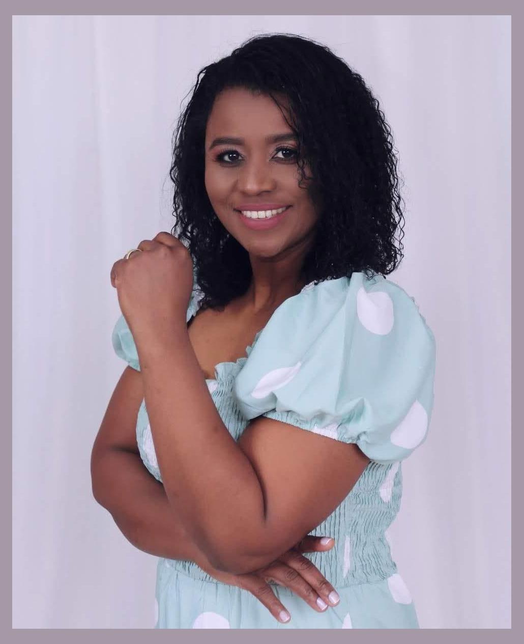 Elisangela Menezes photo 1
