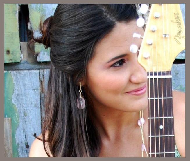 Elizabeth Freitas photo 1