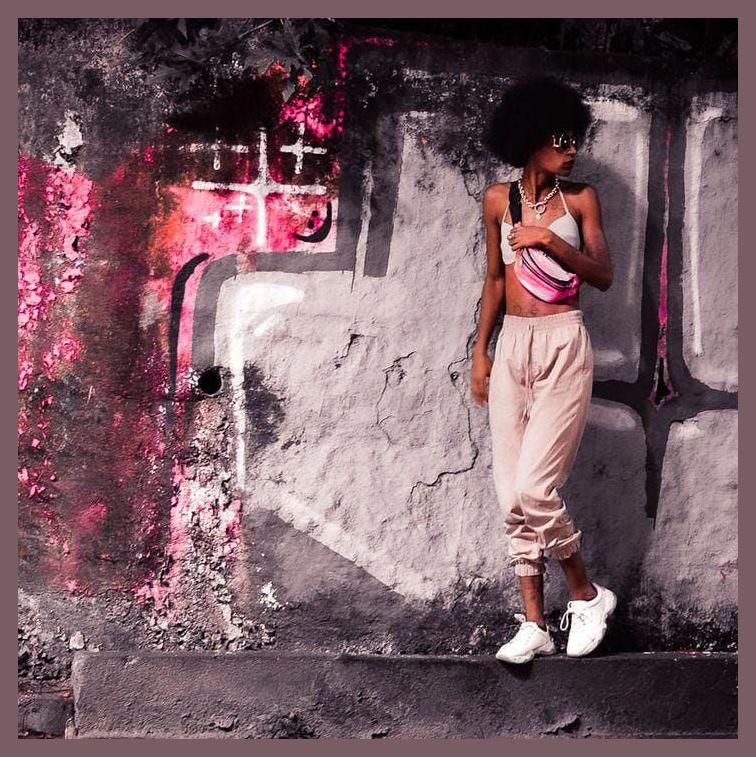 Ella Lopes photo 1