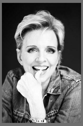 Ellen Foley photo 1