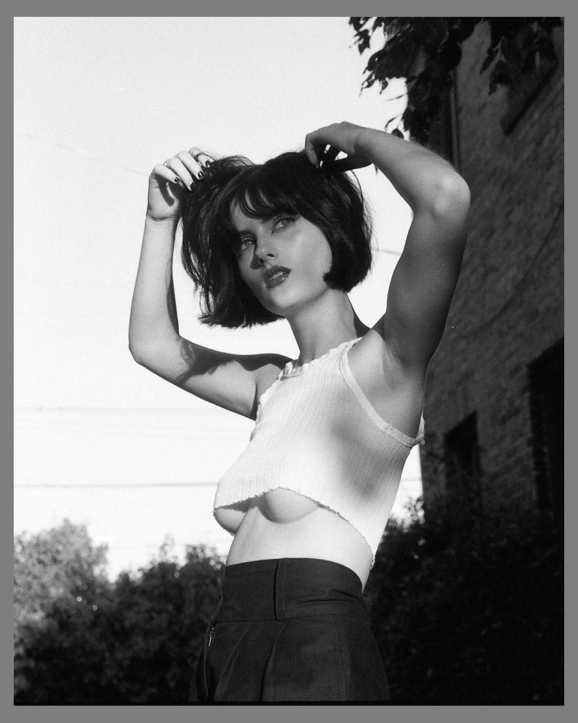 EMELINE photo 1
