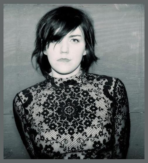Emily Wells photo 1