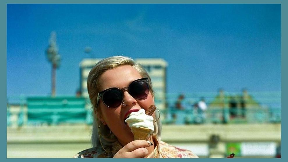 Elli Ingram photo 1