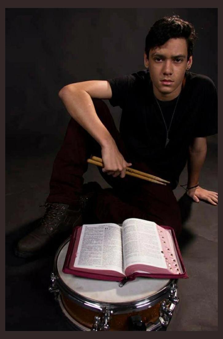 Enoch Melo photo 1