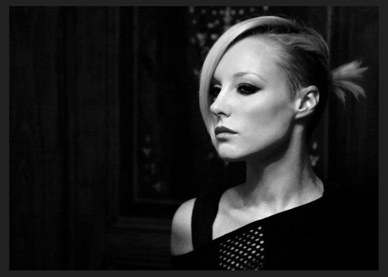 Emma Hewitt photo 1