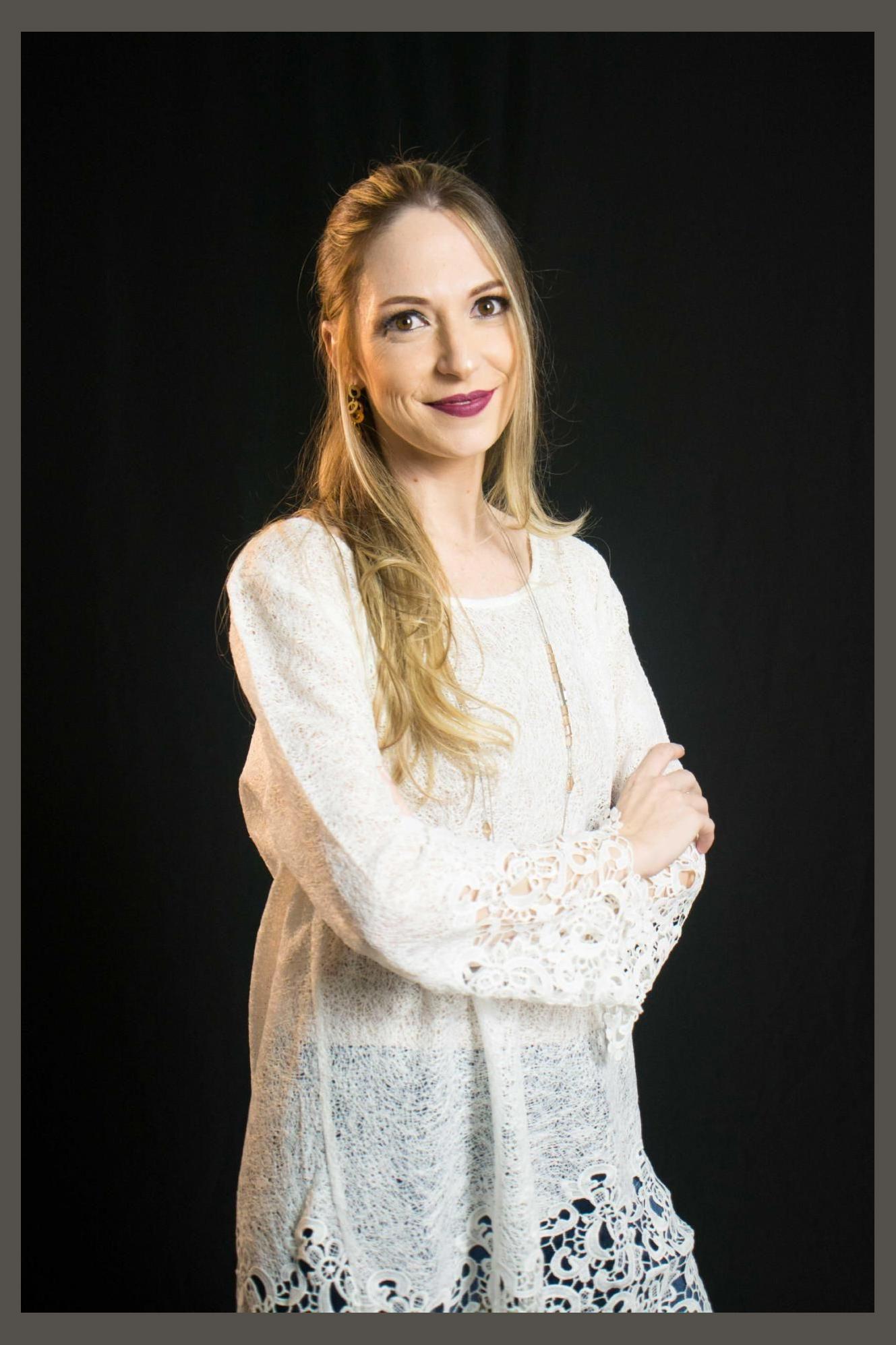 Ester Carrilho photo 1