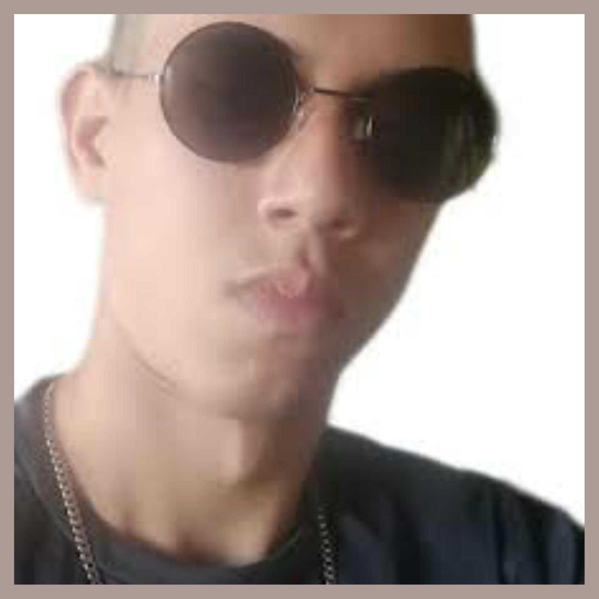 Everton Silva photo 1