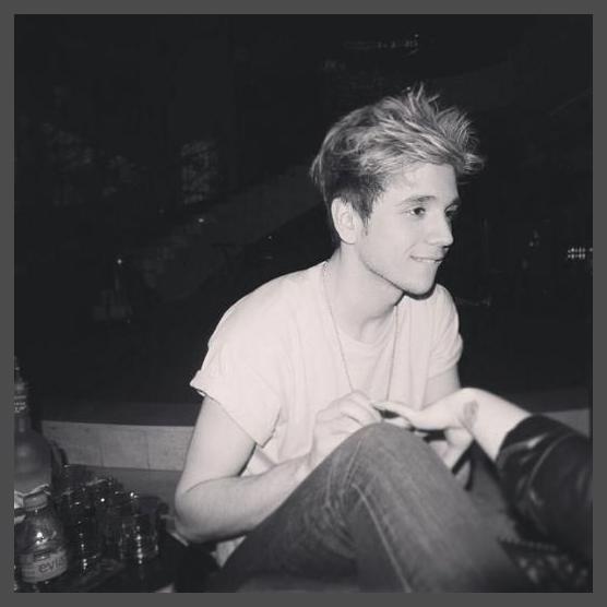 Elyar Fox photo 1