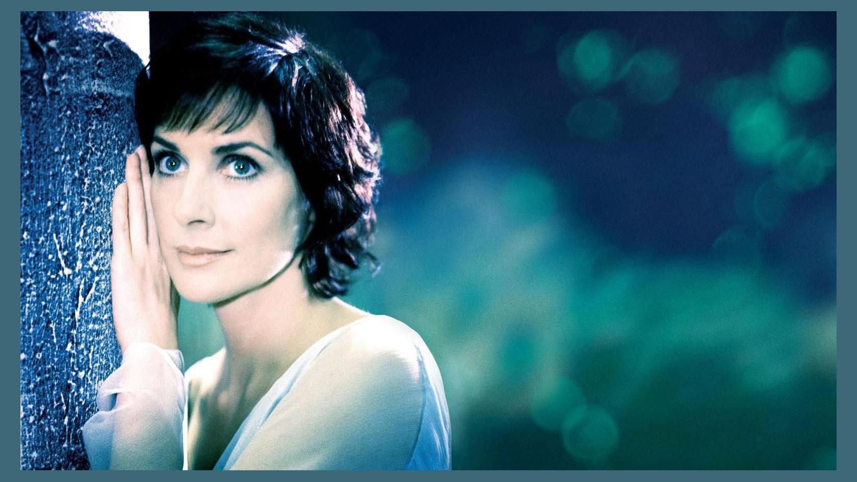 Enya photo 1