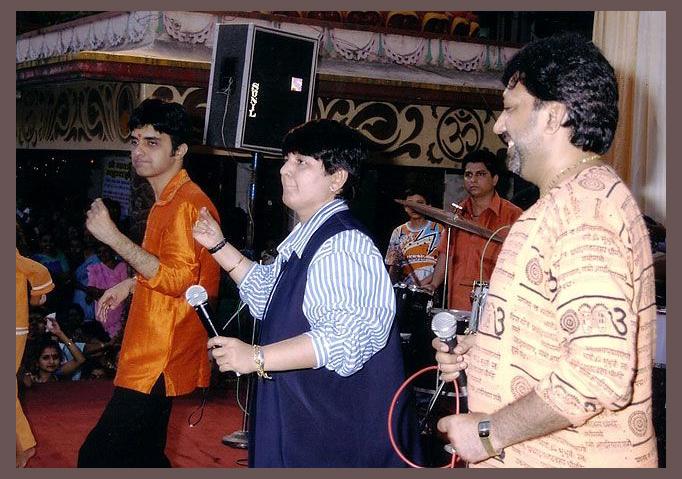 Falguni Pathak photo 1