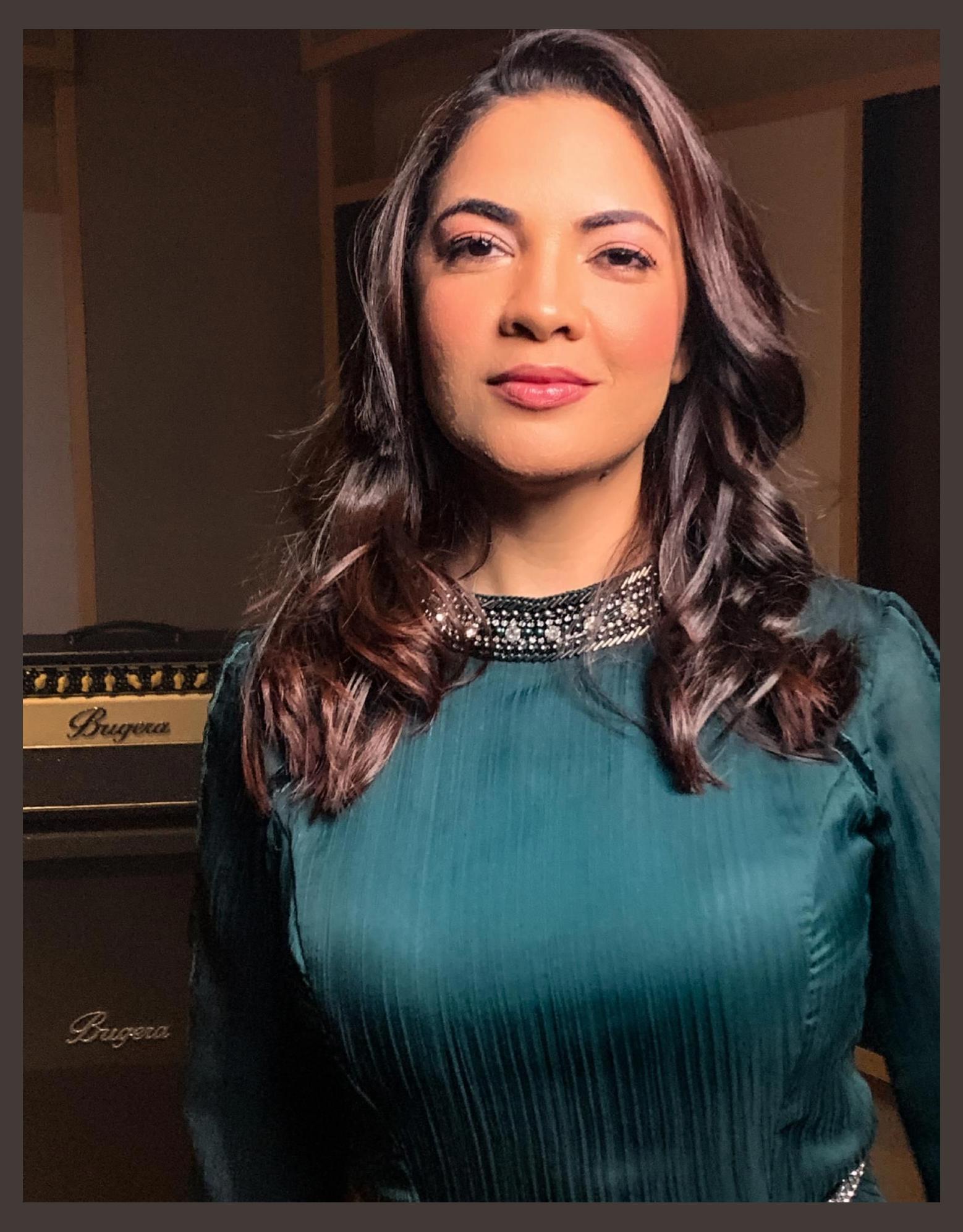 Flávia Domingues photo 1