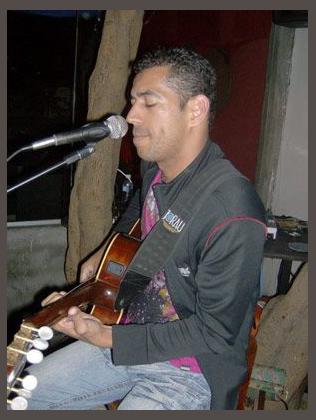 Gil Moreno photo 1
