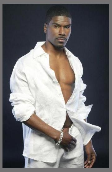 Glenn Lewis photo 1