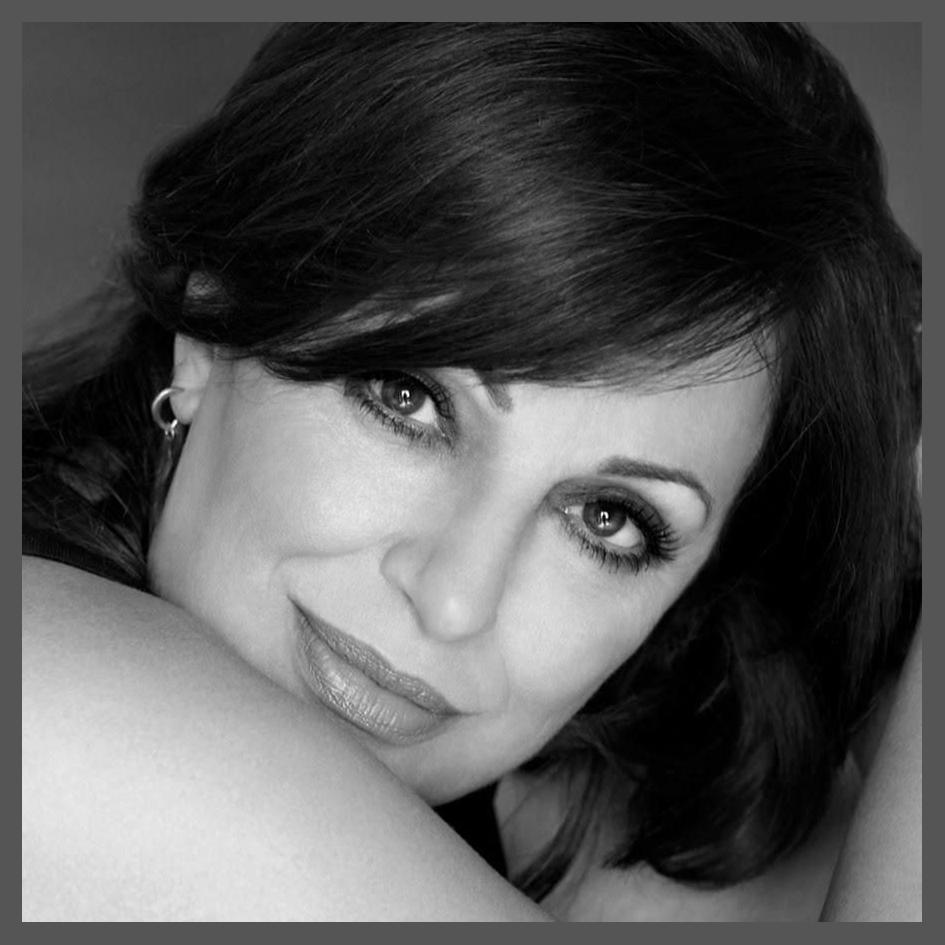 Haris Alexiou photo 1