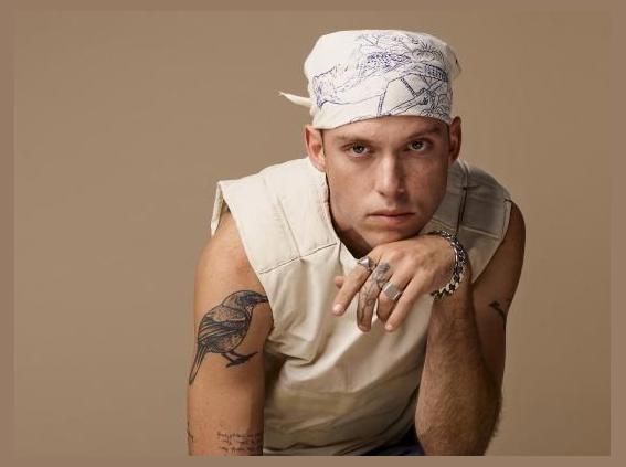 Harry Hudson photo 1