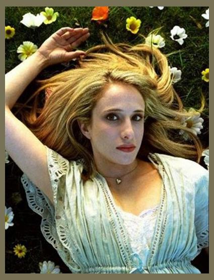 Hayley Taylor photo 1
